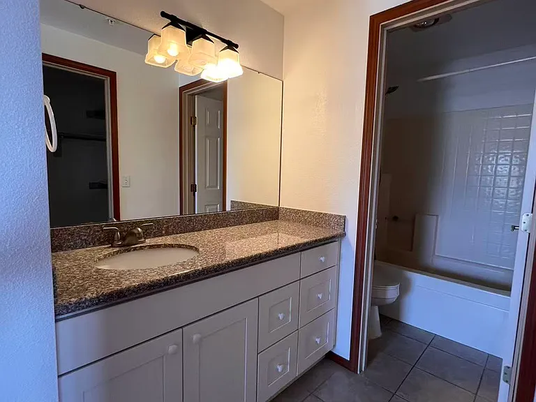 1160 Monroe Ave NE #D6 — Photo 11