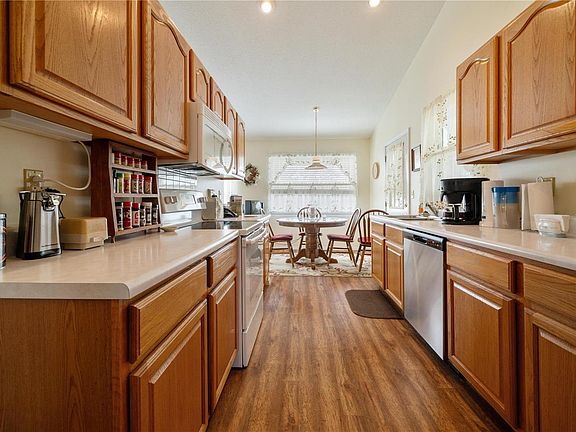 5th image of 1737 Donna Lynn Dr
