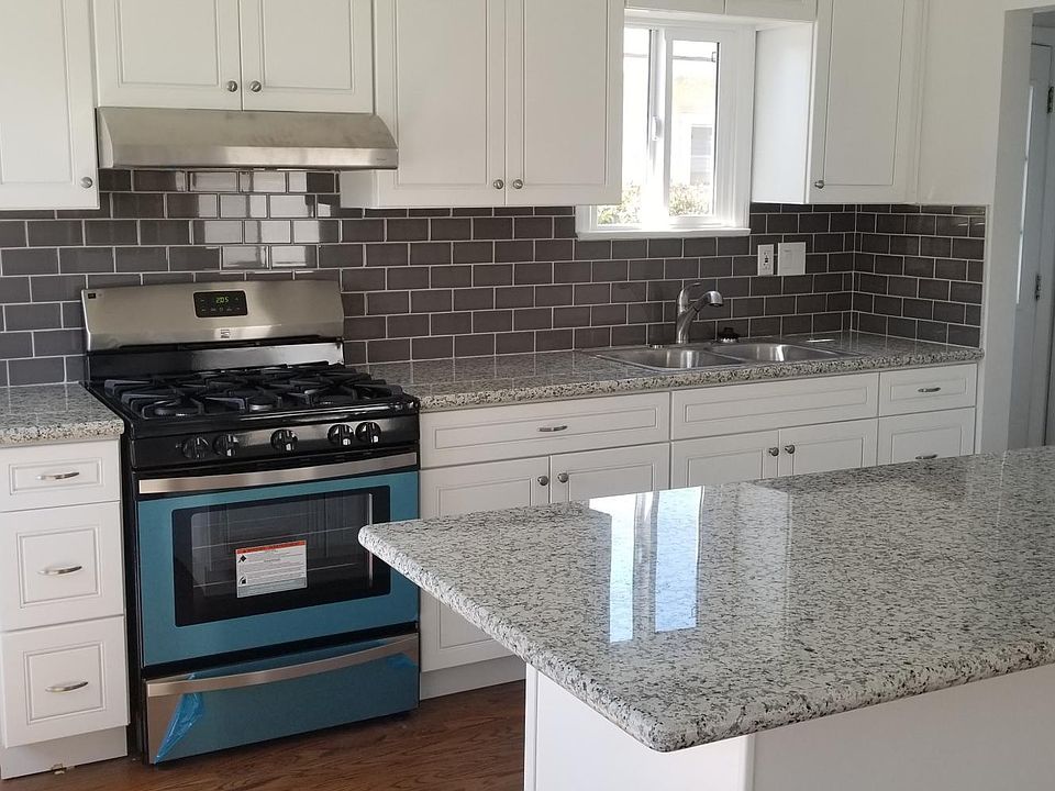 2nd image of 2219 Warfield Ave