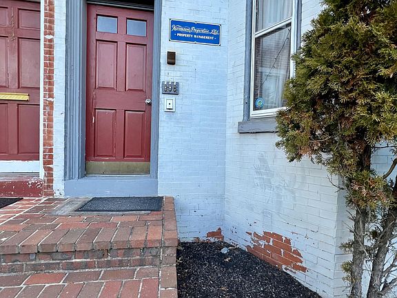 2nd image of 1419 N Harrison St APT 3