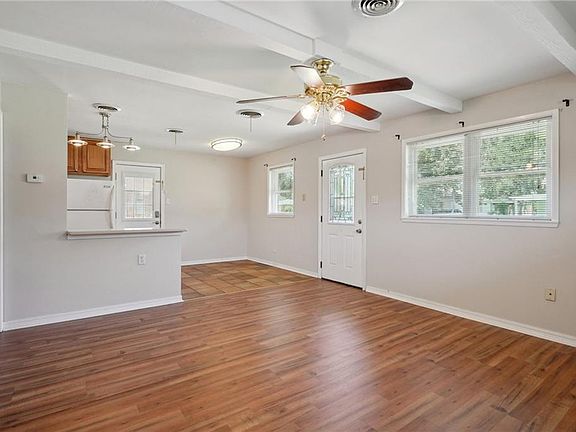 5th image of 713 Dilton St