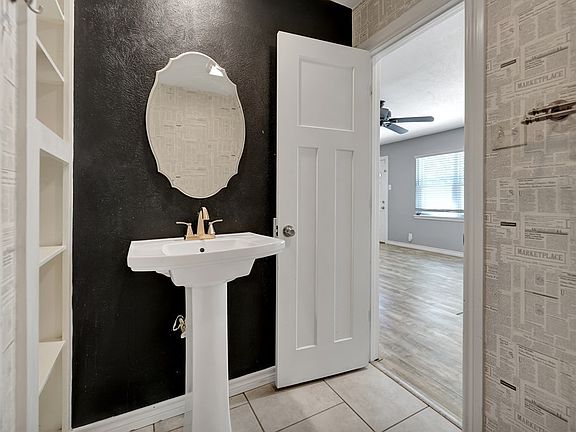 2nd image of 3204 Shell Ave