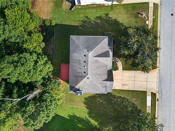 5th image of 40 Cliff View Dr