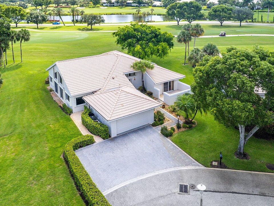 1st image of 9 Glens Drive E