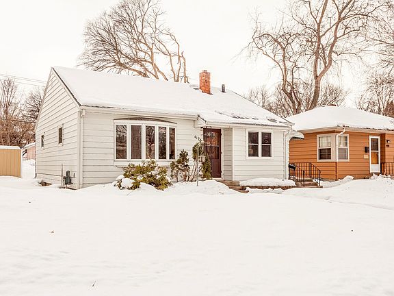 2nd image of 419 W Vasa Ave