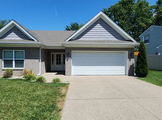 9005 Raintree Dr, Louisville, KY 40220