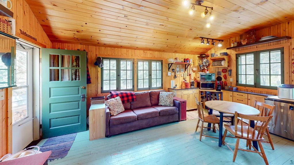 4635 Highway 61 E, Hovland, MN - More