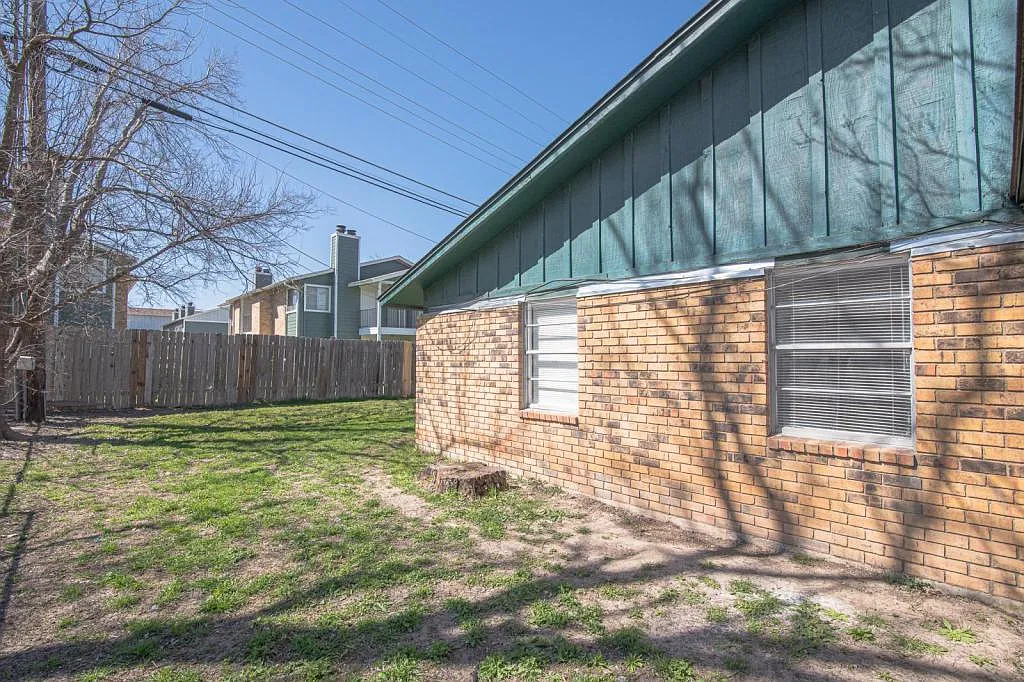 418 Skyline Ave — Photo 3