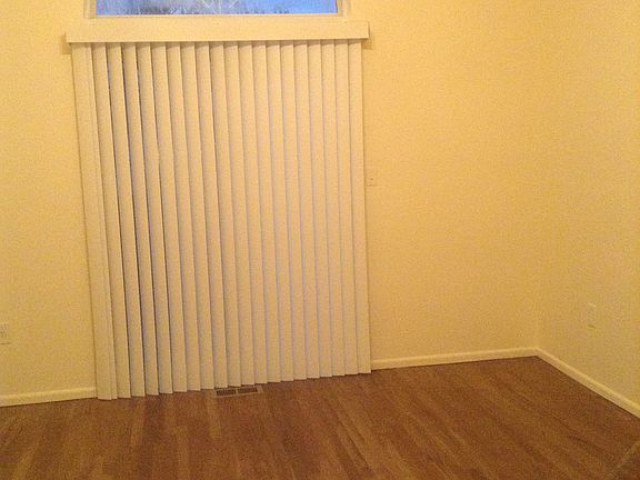 4th image of 93 Simmons Ln