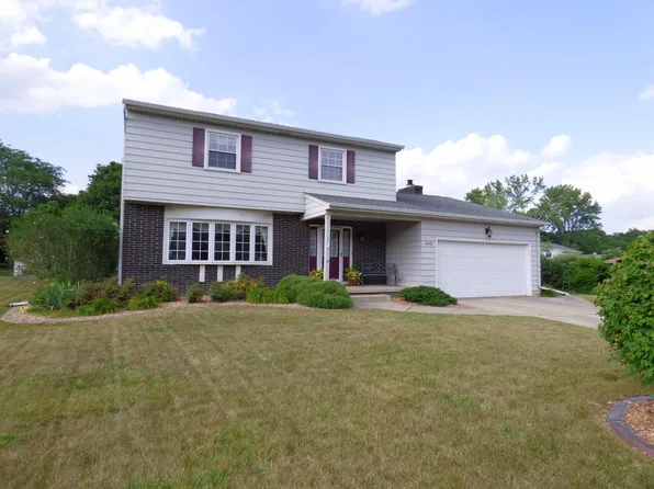 605 Stratford Ter, Valparaiso, IN 46383