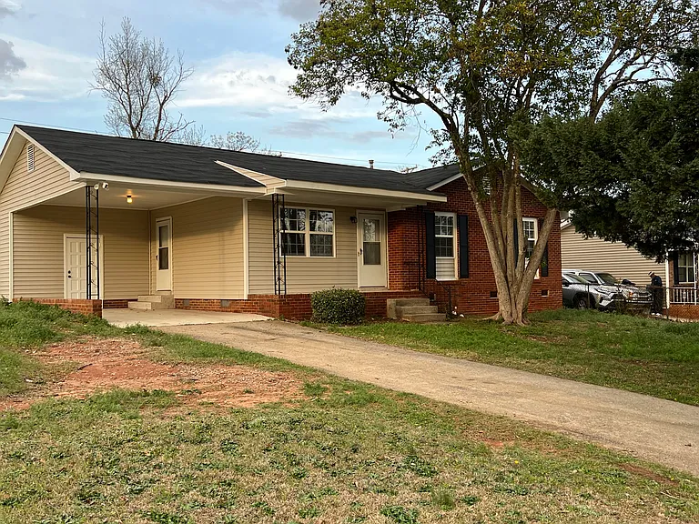 313 Richcreek Rd — Photo 3