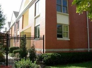 4328R Maryland Ave, Saint Louis, MO 63108