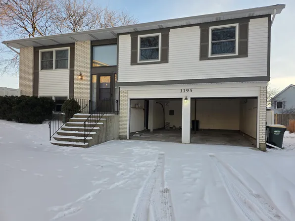 1195 Old Timber Ct, Hoffman Estates, IL 60192