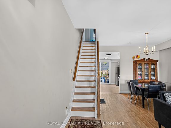 4th image of 2538 Saint Clair Ave W
