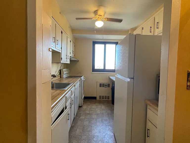 90 Prospect Ave #8E — Photo 10