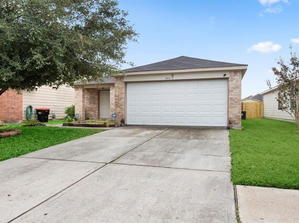 1614 Wooded Acres Dr