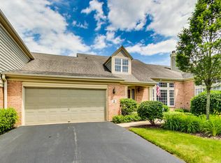 2 Gloucester Ct, Lincolnshire, IL