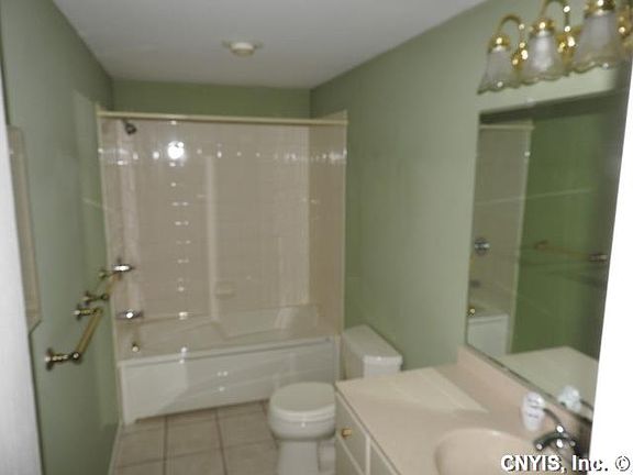 4th image of 118 Royalton Dr