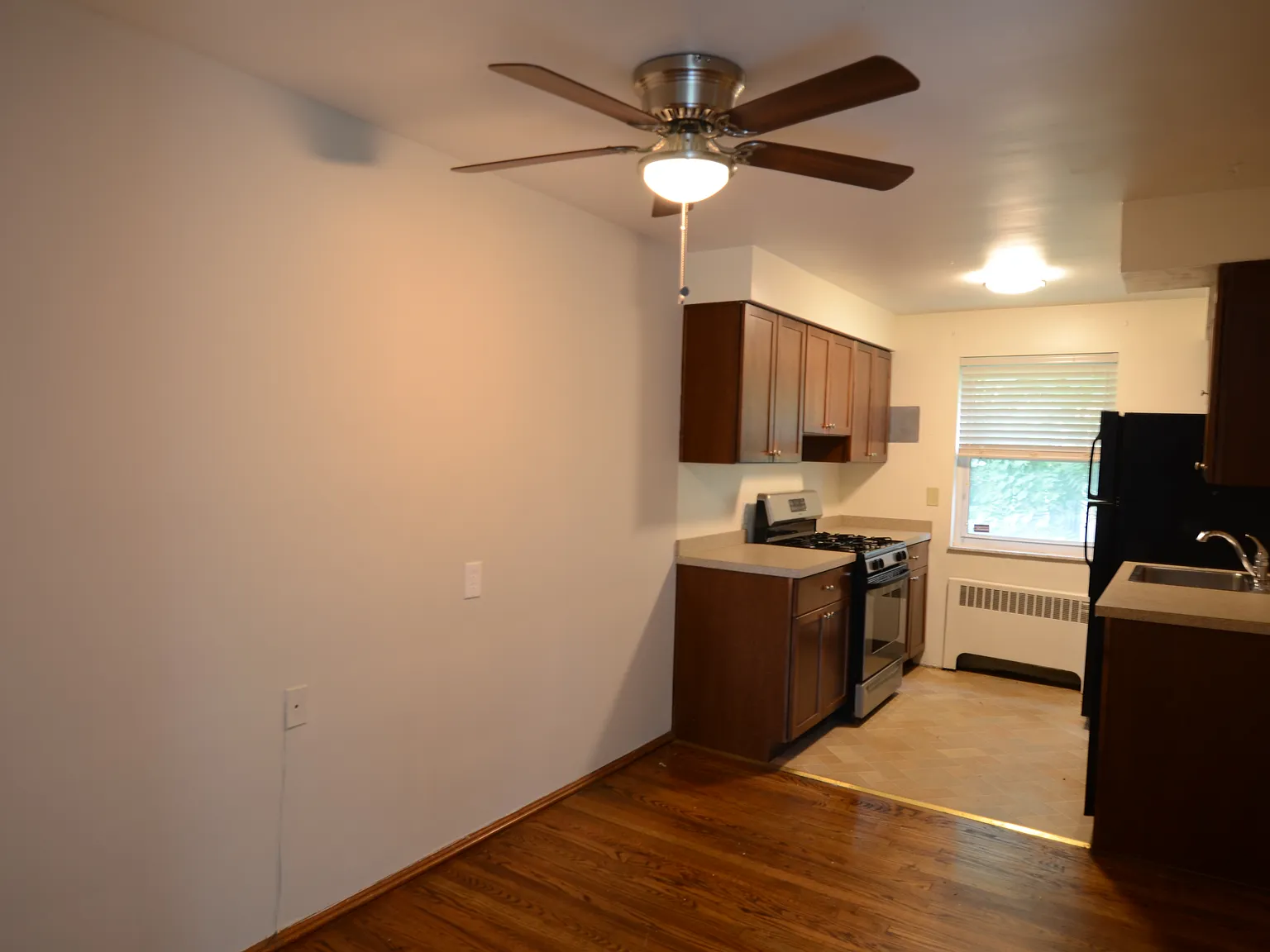 1 bed, 750 sqft, $995 — Photo 4
