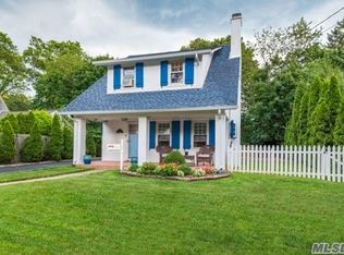 9 Avon Ln, Westbury, NY 11590