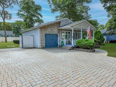 10 Charles Avenue, Holbrook, NY, 11741