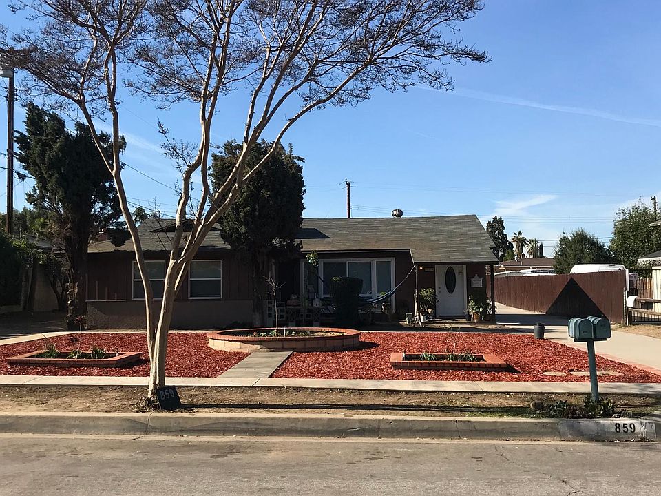 Street curb view (front house)