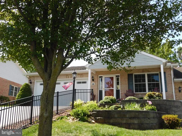 723 Golden Spring Dr, Waynesboro, PA 17268