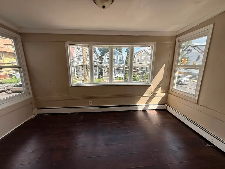 1063 Grove St #2 — Photo 6