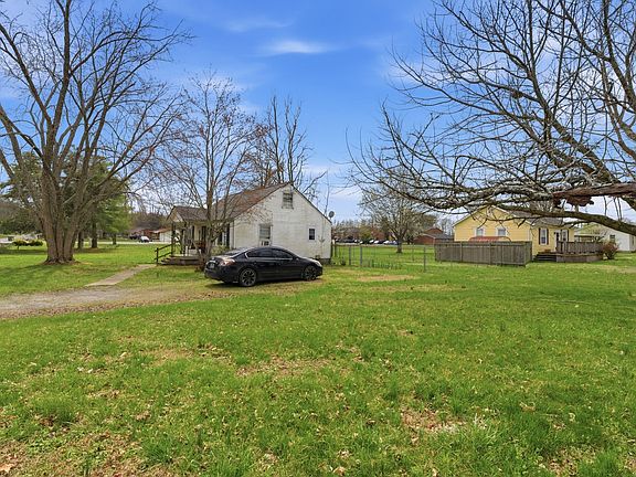 4th image of 703 McCurdy Rd