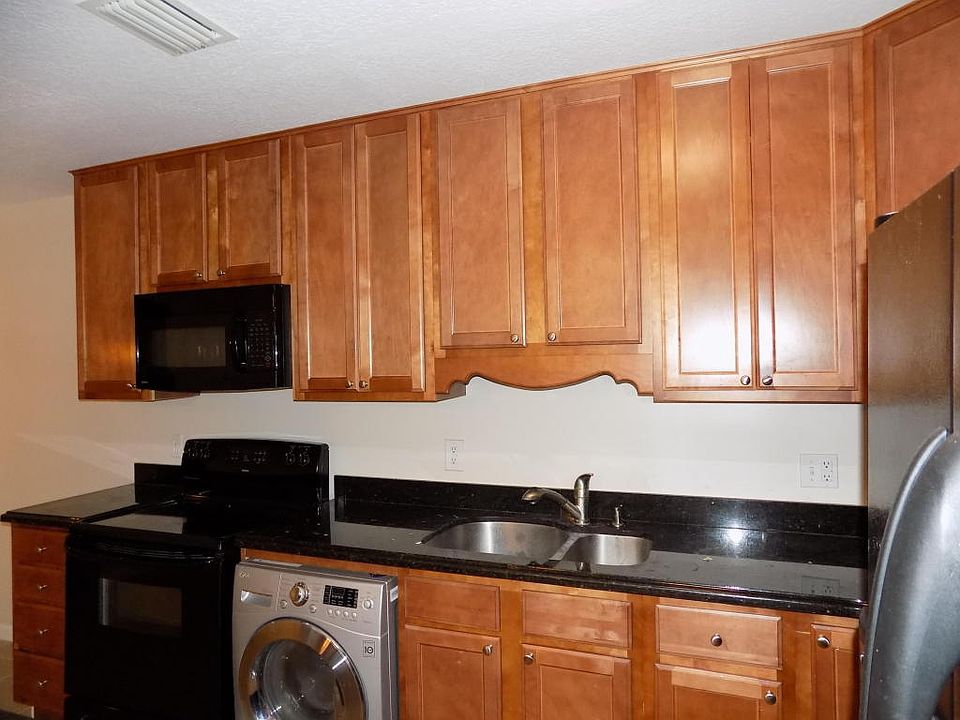 1st image of 120 N Lakeside Dr APT 8