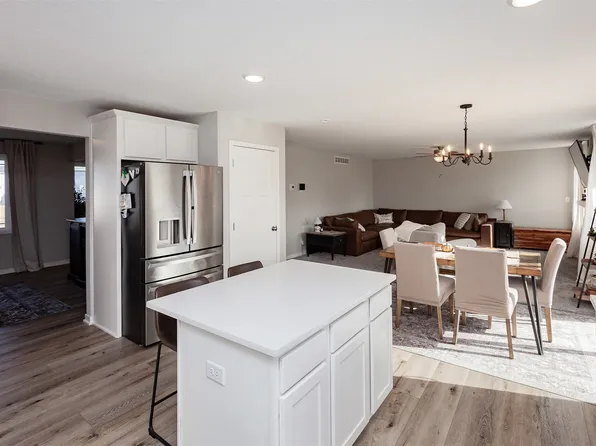 3105 NW 27th Cir, Ankeny, IA 50023