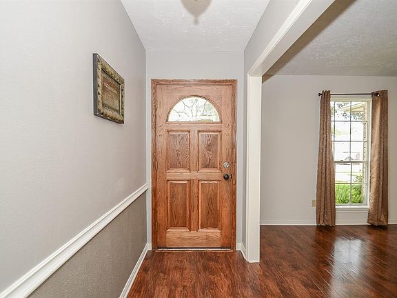 5th image of 11831 Meadowtrail Ln