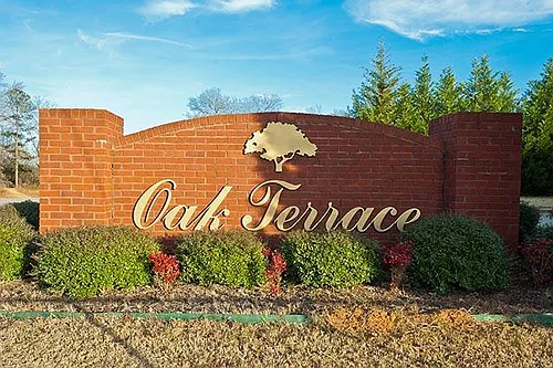 OAK TERRACE Photo 1