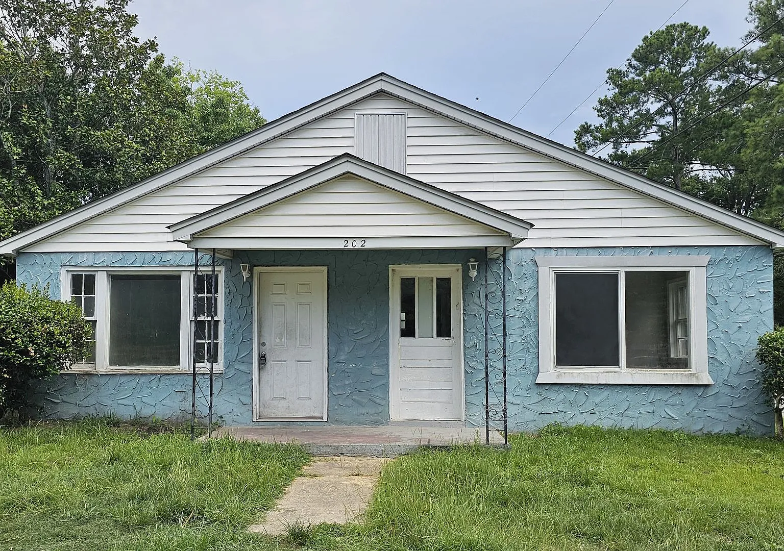 202 Crawford Road — Photo 1