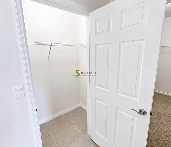 2518 NE 6th Pl — Photo 37