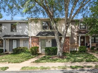 2332 Hidden Meadow Ln, Ballwin, MO 63021