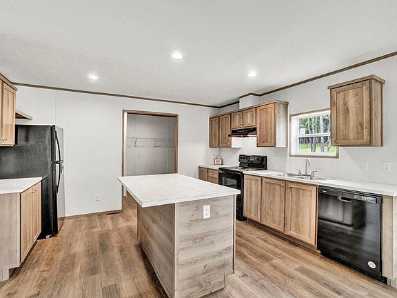 4th image of 2047 Flat Rock Rd