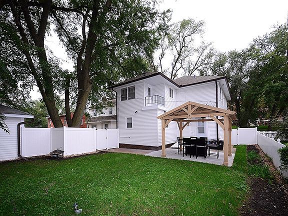 4th image of 711 N 36th St #1/2
