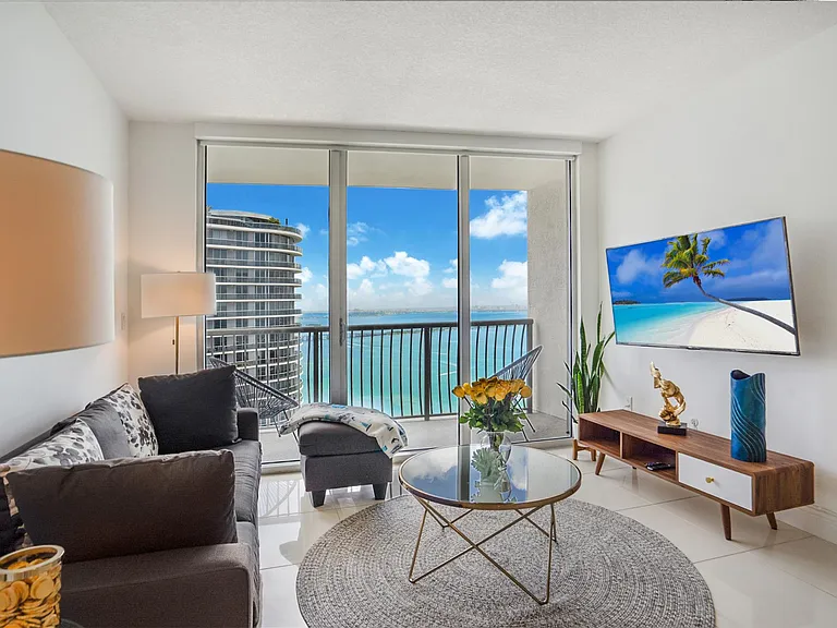 1750 N Bayshore Dr #5203 — Photo 3