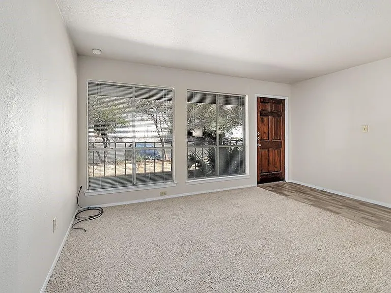 6910 Hart Ln #907 — Photo 6