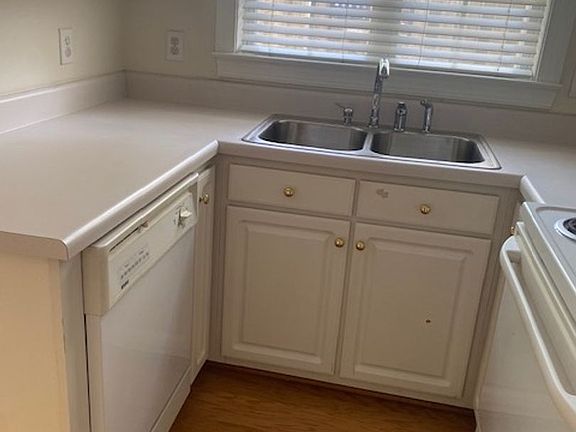 3rd image of 4419 Piedmont Trace Dr