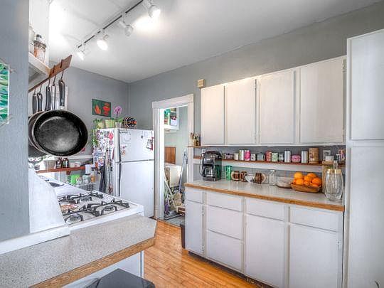 5th image of 1072 24th Ave SE #1