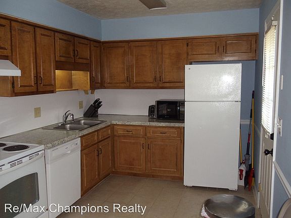 4th image of 6654 Foxdale Dr