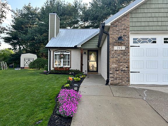 2nd image of 213 Horseshoe Ct
