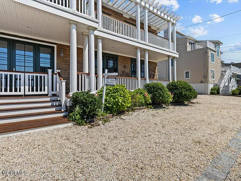 1043 Barnegat Ln — Photo 60