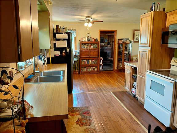 2nd image of 358 Hadley Rd