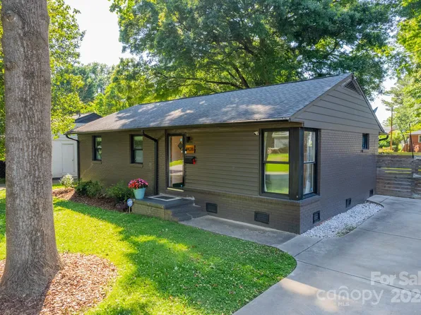4426 University Dr, Charlotte, NC 28209
