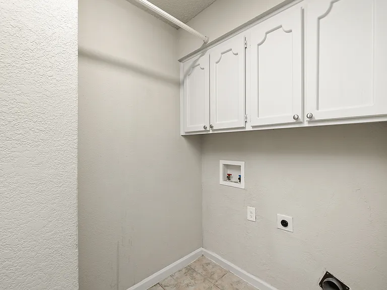 6728 Fair Meadows Dr — Photo 4
