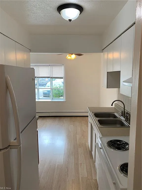 1 bed, 640 sqft, $950 — Photo 2