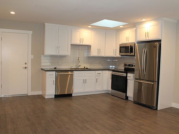 3rd image of 611 Topaz St #5